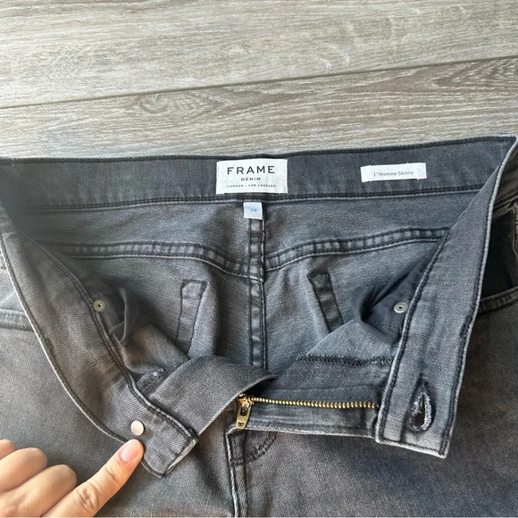 Frame L'HOMME SKINNY JEAN in Black Wash - Picture 5 of 12